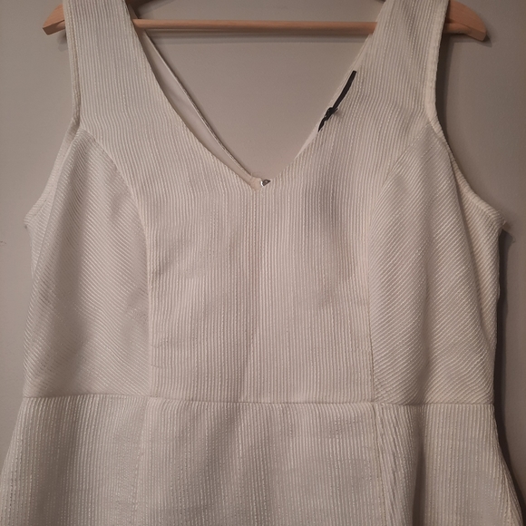 LUXE White Sleeveless Midi Dress with Lace - Picture 3 of 12